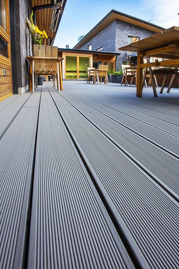 Long-lasting composite decking